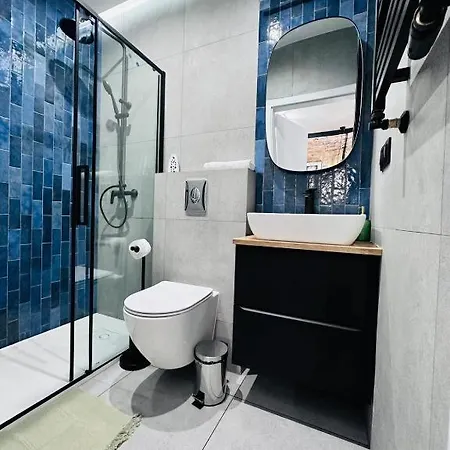 Industrial Heights Apartment *