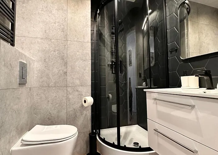 Industrial Heights Apartment *