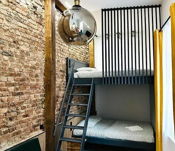 Industrial Heights Apartment *